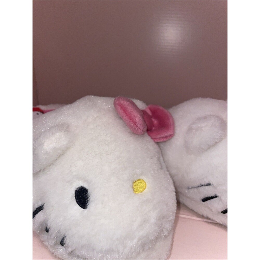 Hello Kitty Women's Slippers Slip-On Plush Shoes Size 7-8 Sanrio NWT Runs Small